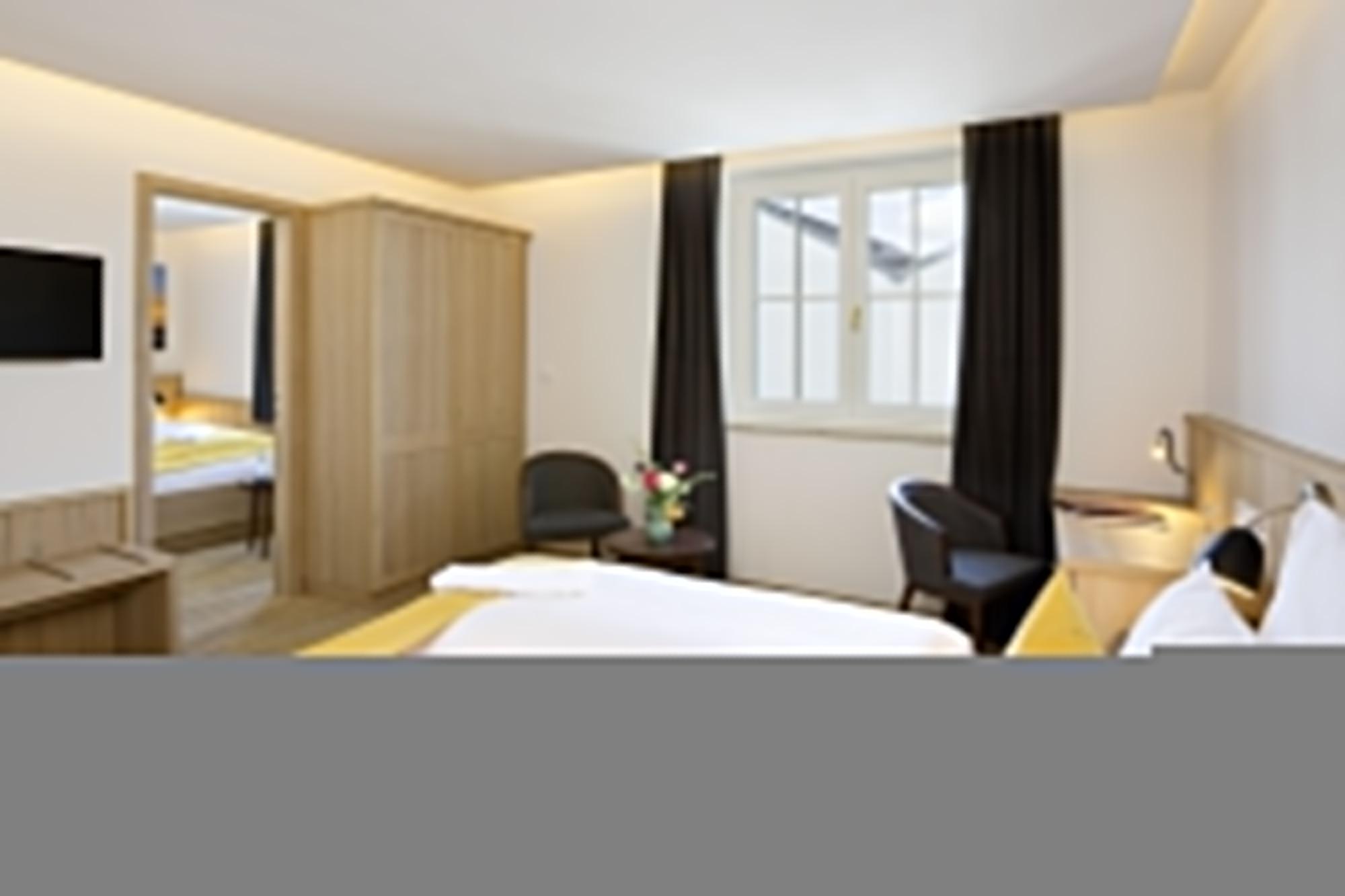 Hirsch Hotel 4*