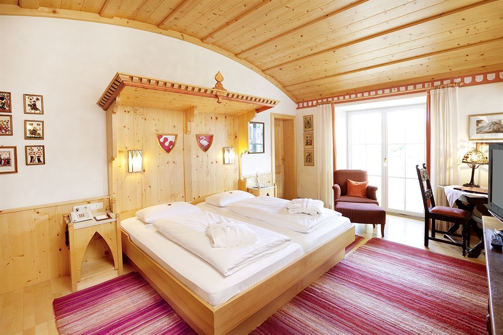 Hirsch Hotel 4*