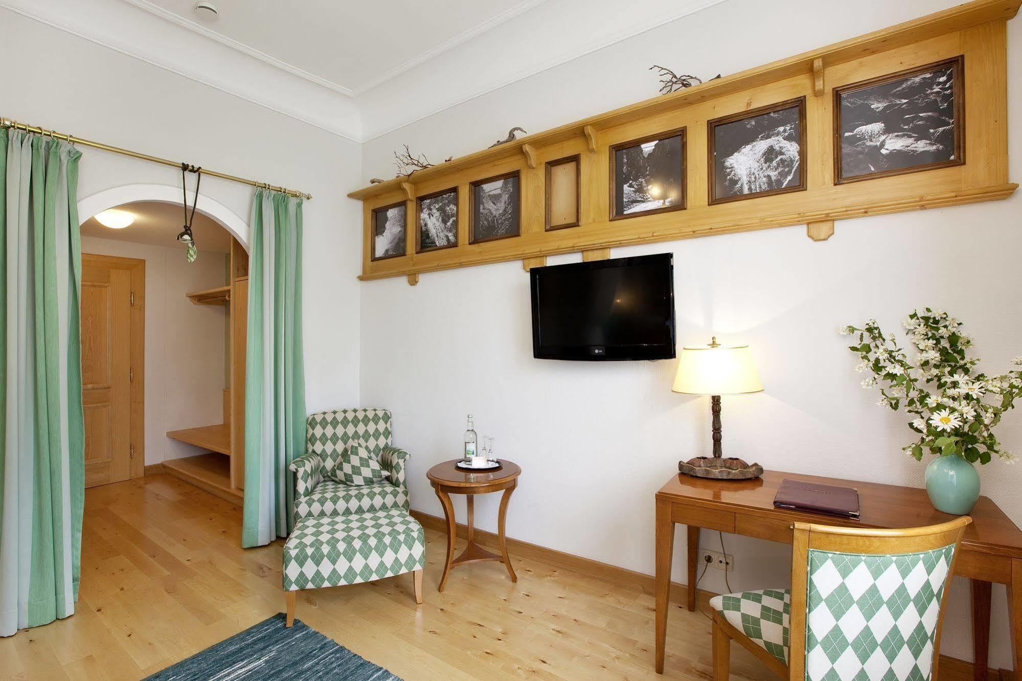 Hirsch Hotel