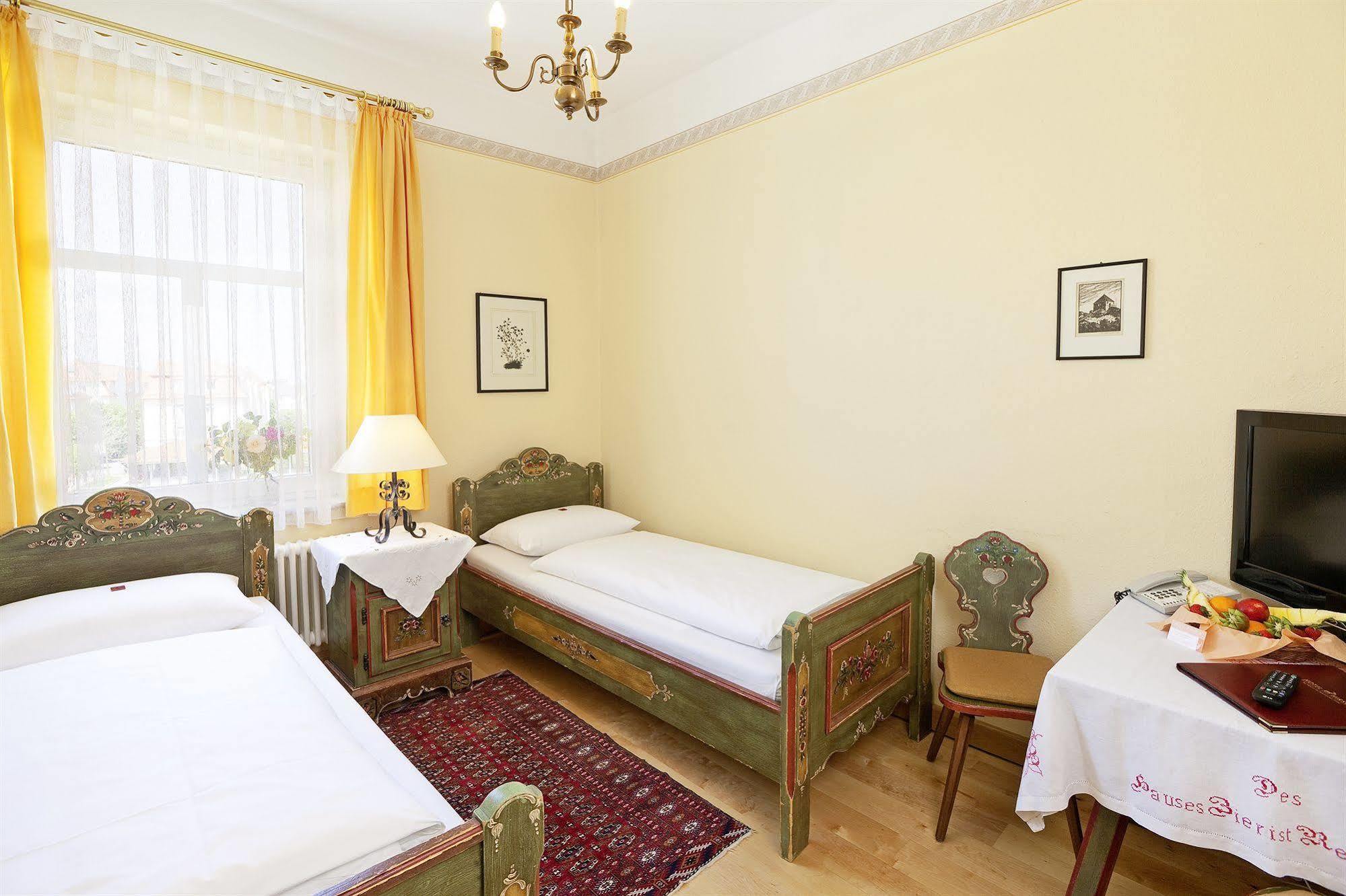 Hotel Hirsch 4*