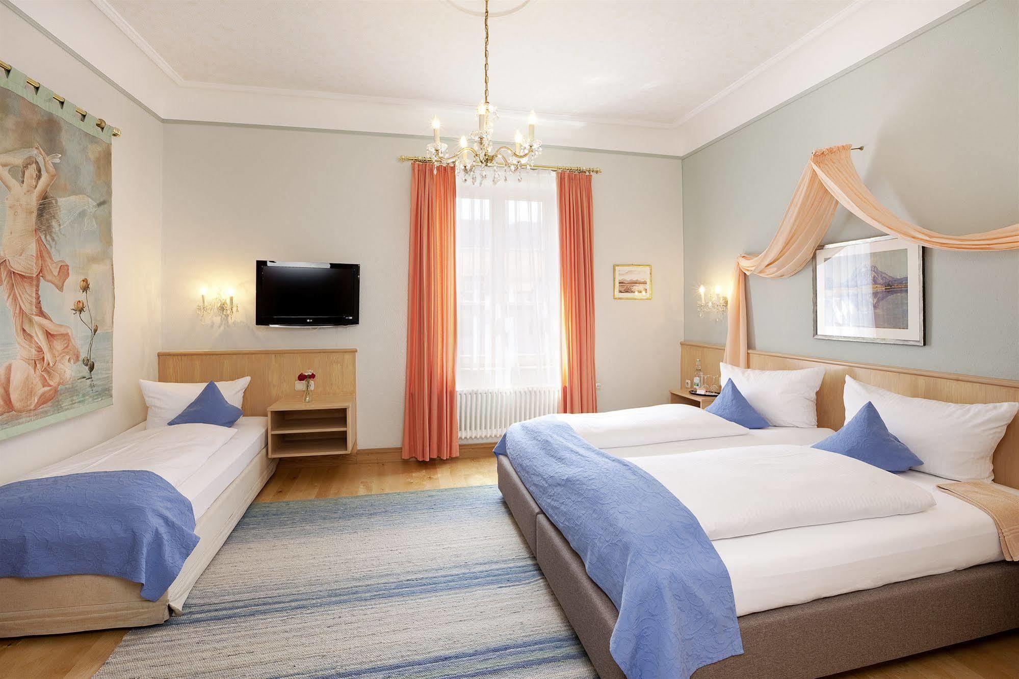 Hotel Hirsch 4*