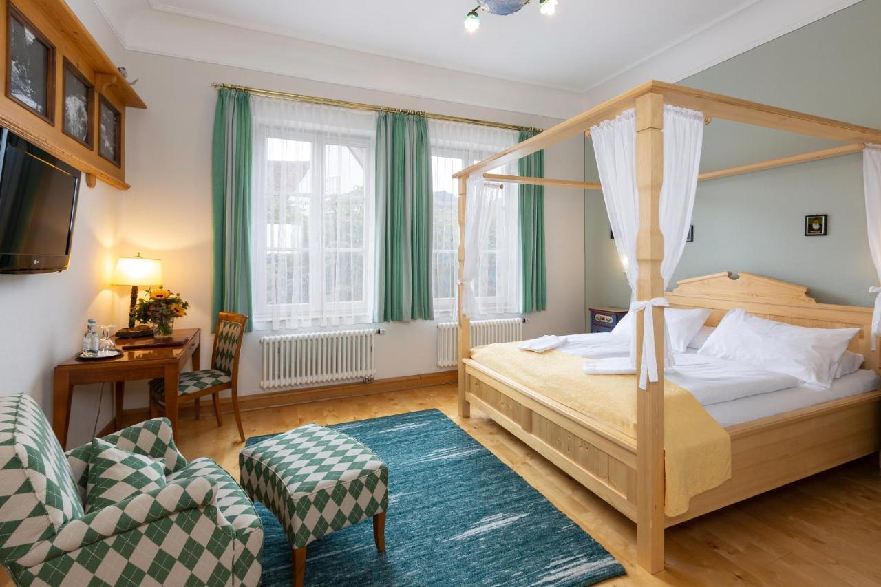 Hotel Hirsch 4*